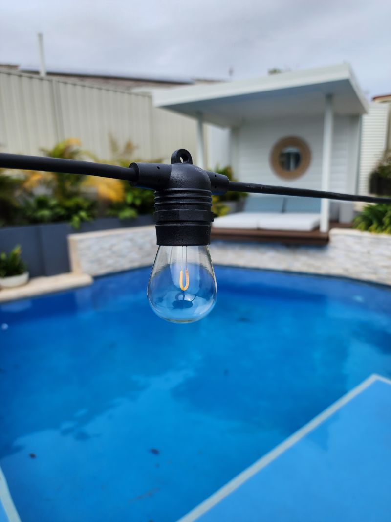LM Festoon 20m String (No Drop) - 3000K 12V - off close up