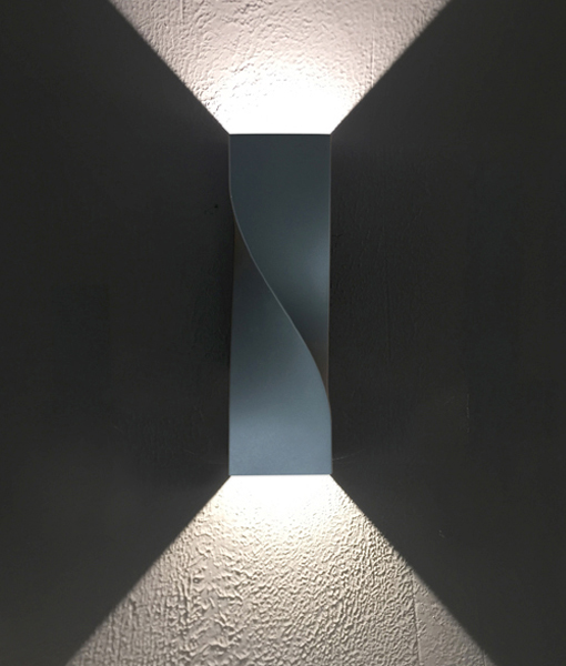 CLA Giro Up/Down LED Light -  Light spread