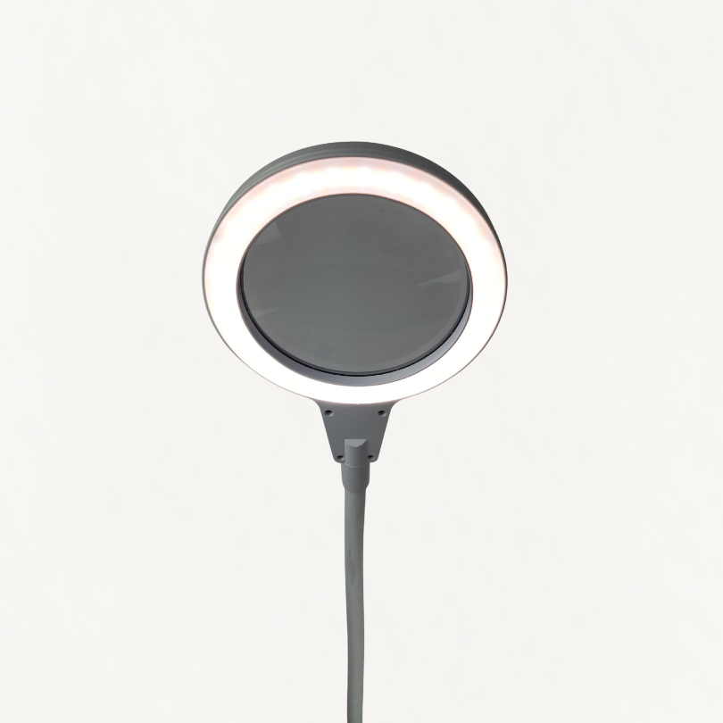 OD127BW Magnifying Floor Lamp - White - closeup