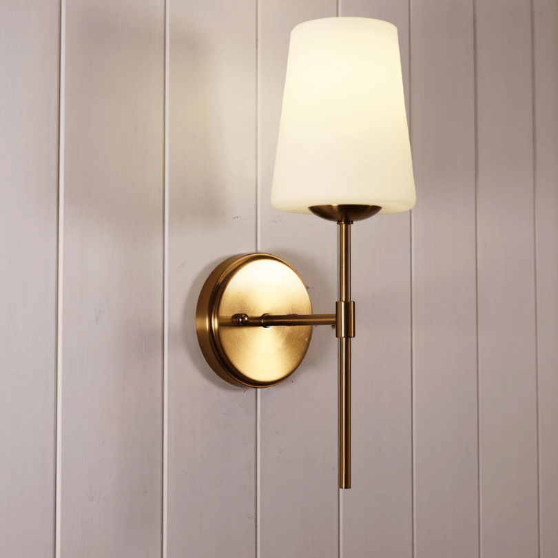 Kinbury wall light Satin Brass - life 