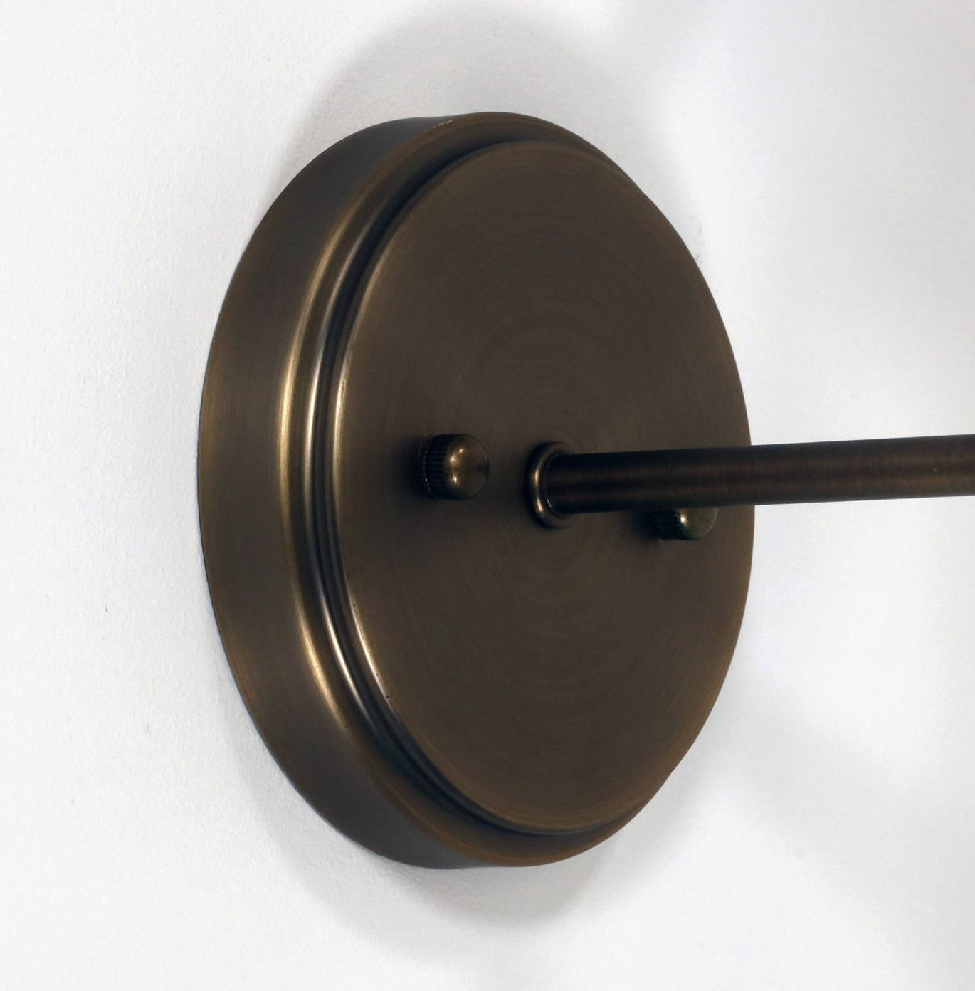 Kinbury wall light Bronze - close up 