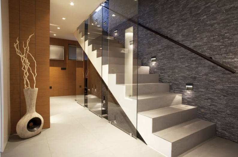 Regis 4w 240V Black Step Light MLXR3454M - lifestyle