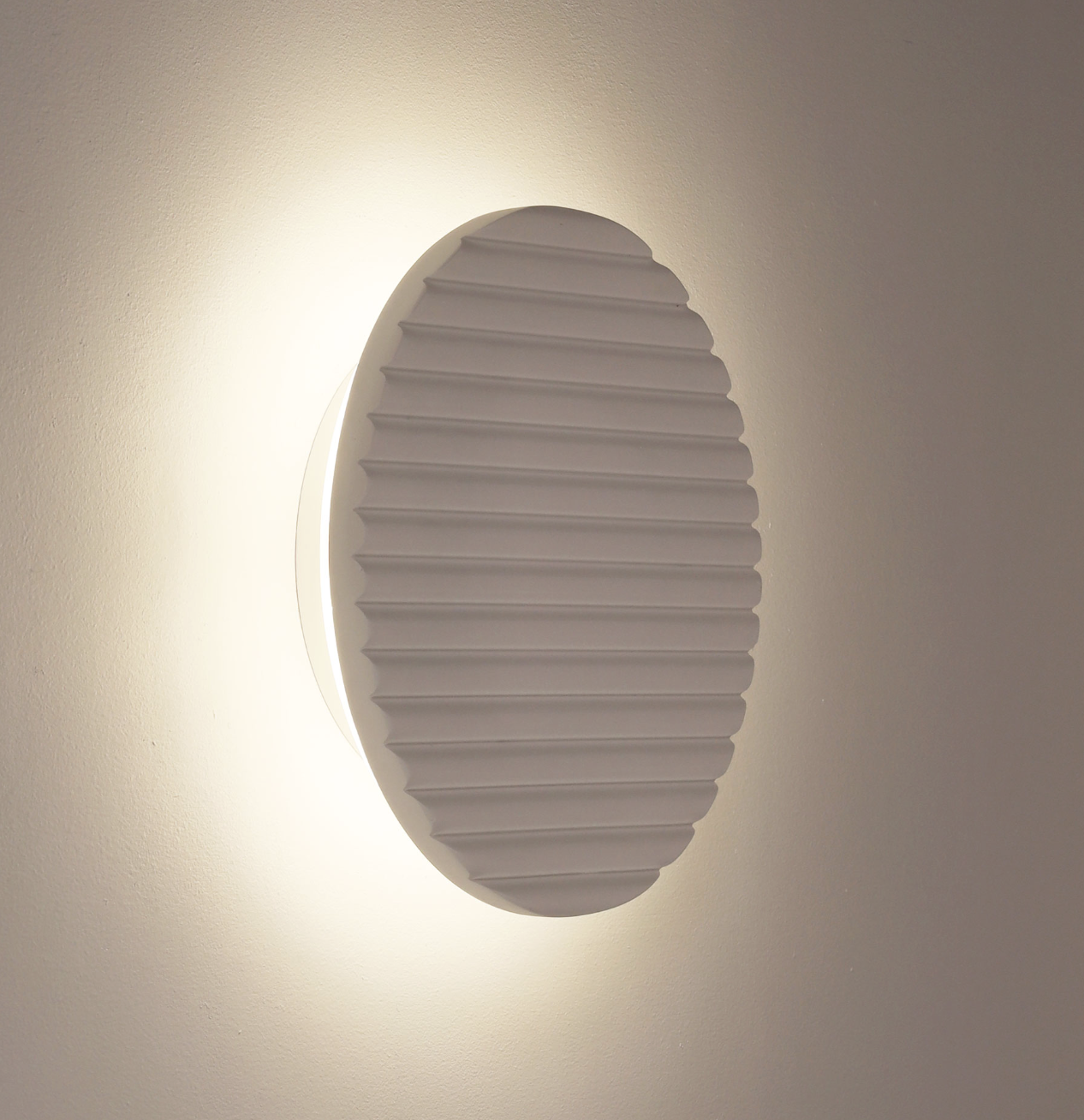 Dot.20 White Scalloped Plaster Wall Light OL53201/20SP